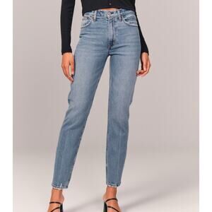 Abercrombie & Fitch Curve Love The Mom High Rise Jeans Size 30 Medium Wash
